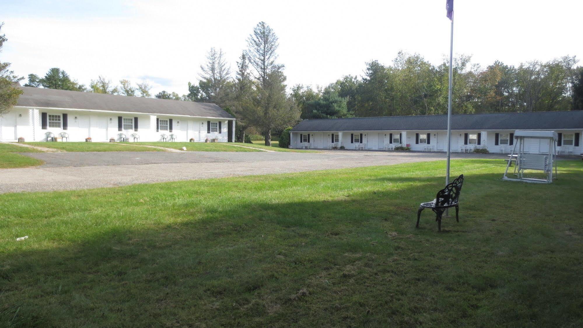 Villager Motel Williamstown Exterior photo